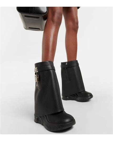 Shark Lock Biker boots in grained leather with pins 